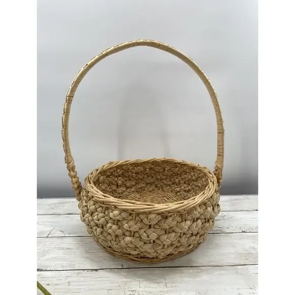 Vintage Large Round Bamboo Wicker Rattan Storage Basket in Natural W/Handle - Picture 7 of 11